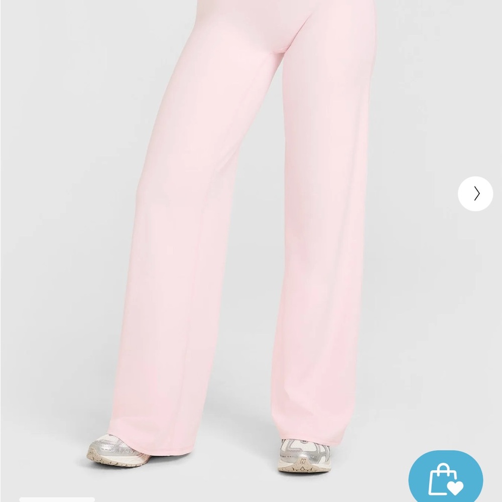 SOFTMOTION™ STRAIGHT LEG BOTTOMS